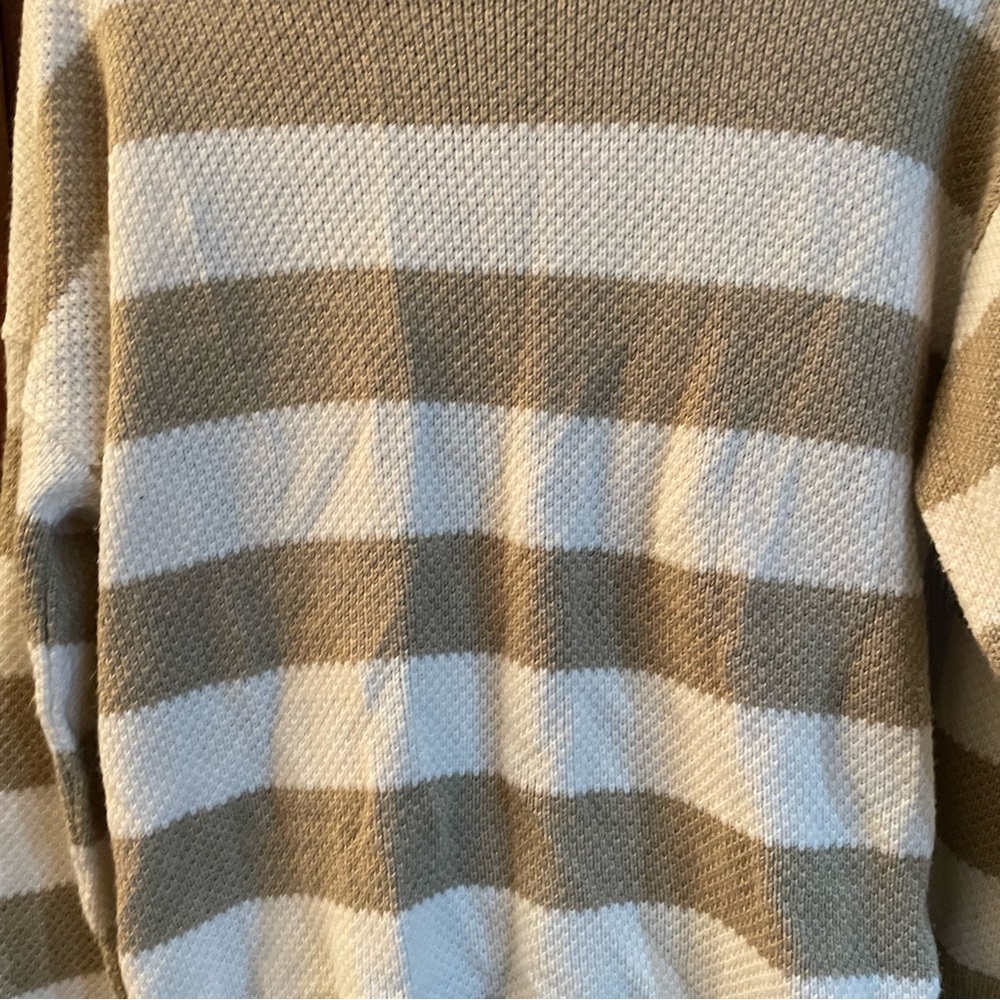 Daytrip Beige & Ivory Striped Cutout Back Sweater Size Medium - Picture 2 of 9